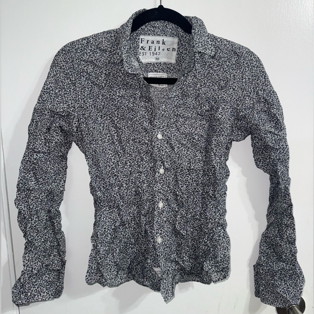 Frank & Eileen BARRY Signature Crinkle Tailored Button-Up Shirt in Black & White